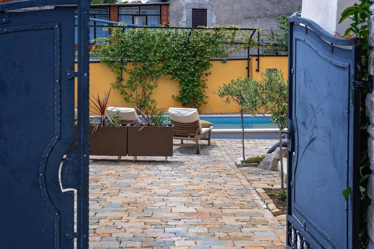 Lovely Rustic Villa Katarina With 2 Pools Gracisce 0*,  Croatia