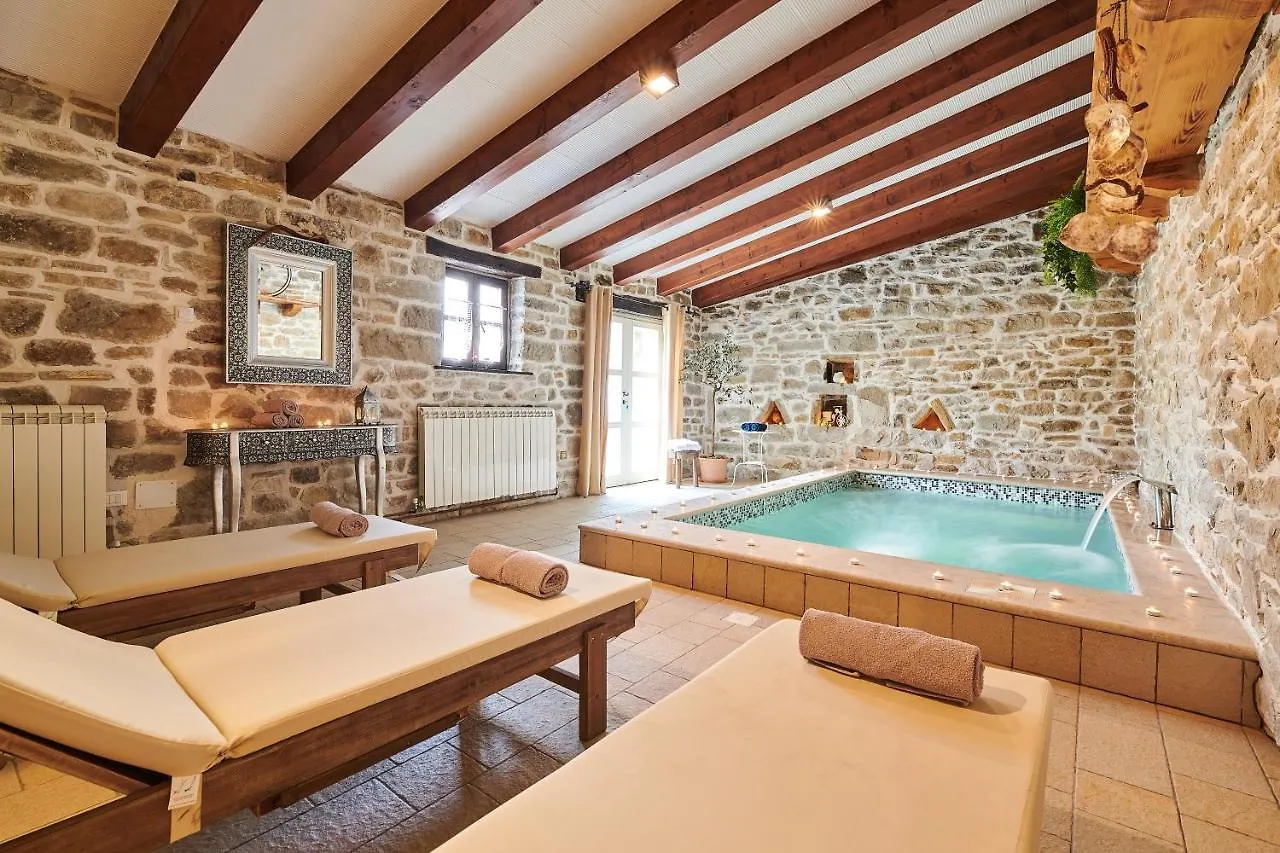 Lovely Rustic Villa Katarina With 2 Pools Gracisce