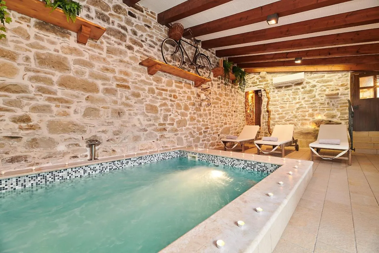 Lovely Rustic Villa Katarina With 2 Pools Gracisce