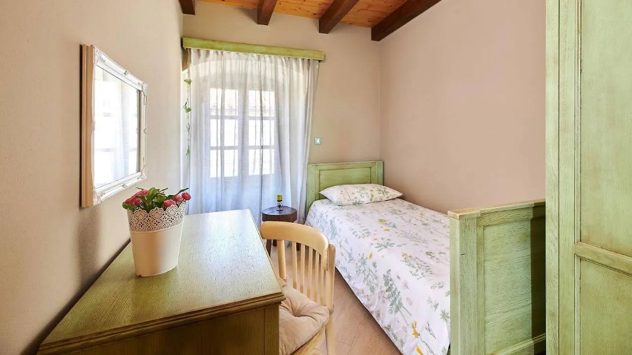 Lovely Rustic Villa Katarina With 2 Pools Gracisce